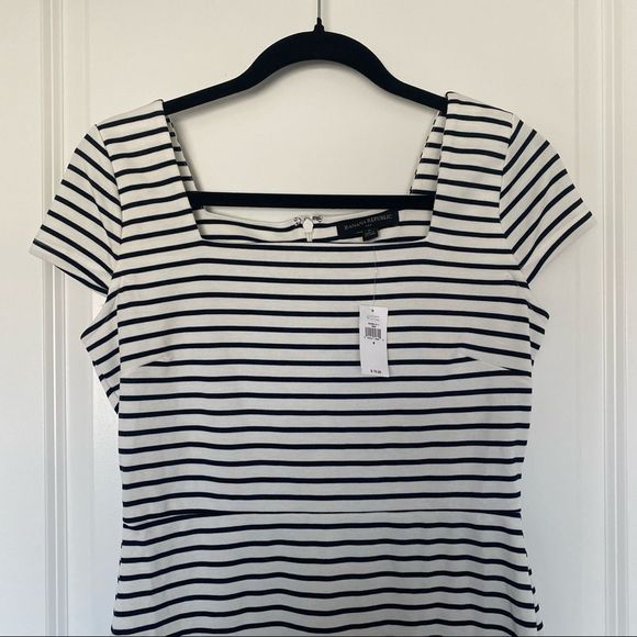 NWT Banana Republic Knit Striped Sheath Dress BLACK/WHITE - SIZE 6 - Picture 3 of 7